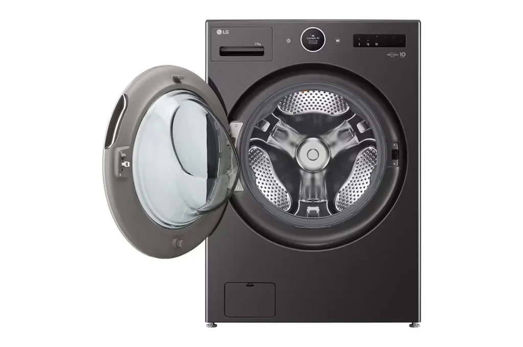 Lavadora LG de carga frontal con la puerta abierta